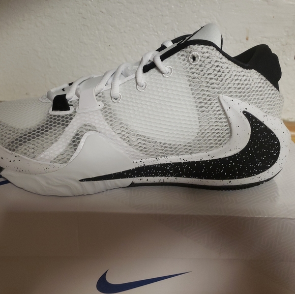 antetokounmpo nike shoes